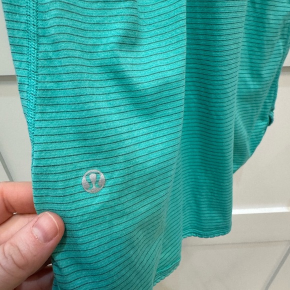 Lululemon Teal Sleeveless Women's Top - Picture 5 of 7
